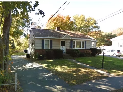 Exterior - 347 Ash St, Reading, MA 01867 photo 2 of 5