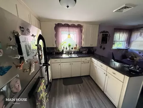 Kitchen - 347 Ash St, Reading, MA 01867 photo 1 of 4