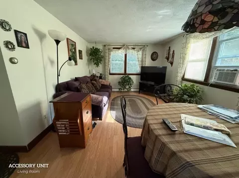 Living - 347 Ash St, Reading, MA 01867 photo 3 of 3