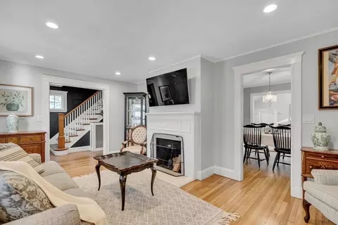 33 Avon Rd, Wellesley, MA 02482 photo 8