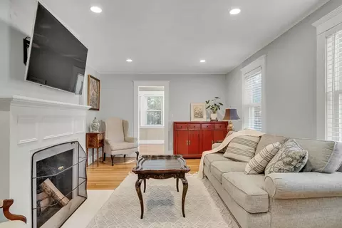 33 Avon Rd, Wellesley, MA 02482 photo 5