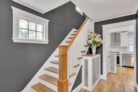 33 Avon Rd, Wellesley, MA 02482 photo 3