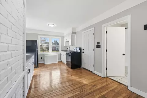 37 Kennedy St, Chicopee, MA 01013 photo 8
