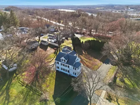 37 Kennedy St, Chicopee, MA 01013 photo 6