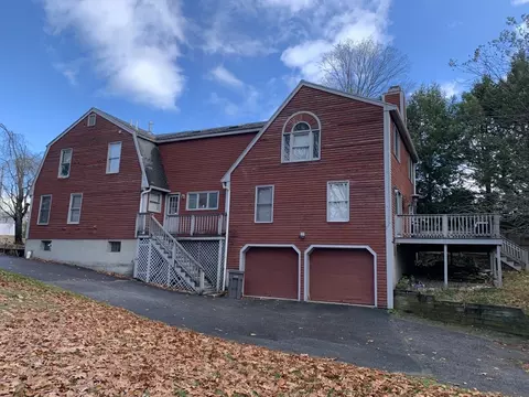 2 Canterbury Pl, Framingham, MA 01702