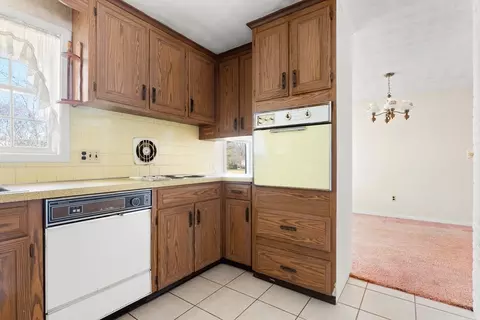 42 Coolidge Rd, Danvers, MA 01923 photo 11