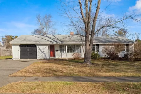 42 Coolidge Rd, Danvers, MA 01923 photo 2
