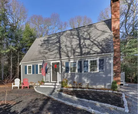 16 Bridgets Path, Barnstable, MA 02632