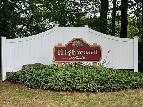 31 Highwood Dr #31, Franklin, MA 02038