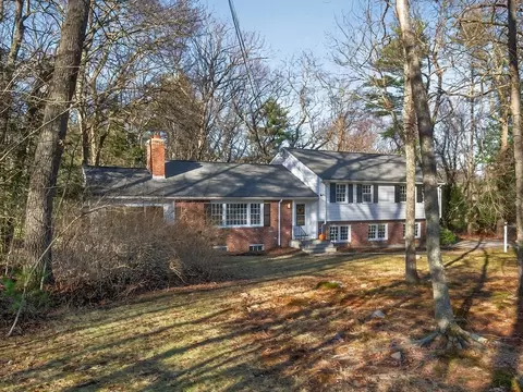 Exterior - 1 Crest Dr W, Dover, MA 02030 photo 4 of 9