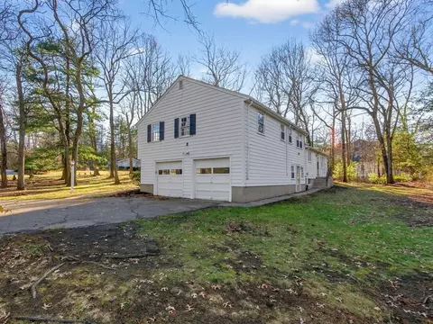 Exterior - 1 Crest Dr W, Dover, MA 02030 photo 7 of 9
