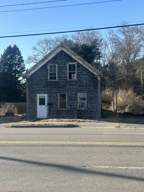 233 Marion Rd, Wareham, MA 02571