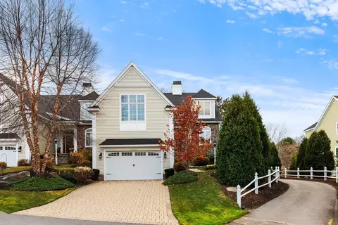 37 Crenshaw Ln #37, Andover, MA 01810