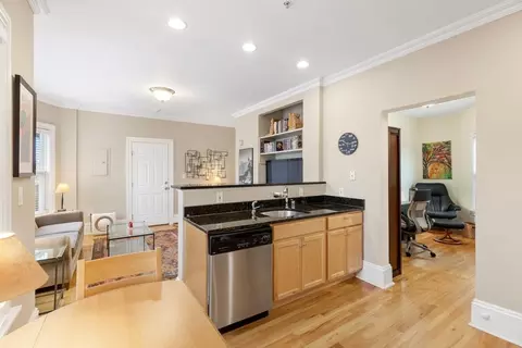 561 Broadway #C1, Somerville, MA 02145 photo 17