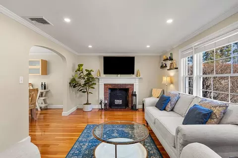 675 Randolph Ave, Milton, MA 02186