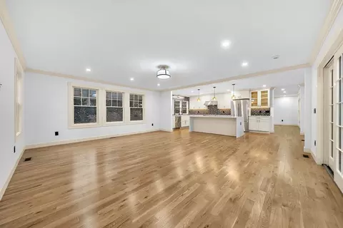 25 Shaw Rd, Wellesley, MA 02481 photo 5
