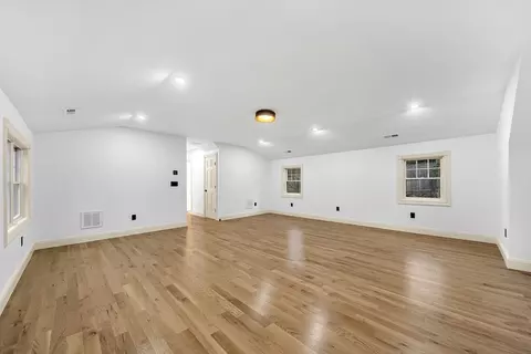 25 Shaw Rd, Wellesley, MA 02481 photo 13