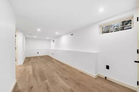 25 Shaw Rd, Wellesley, MA 02481 photo 22