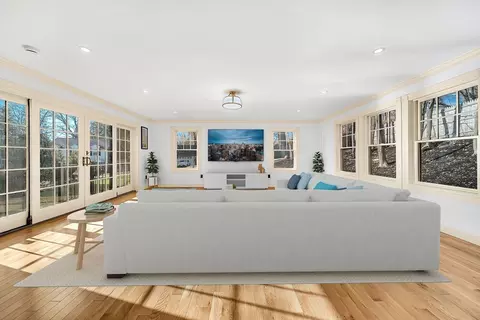 25 Shaw Rd, Wellesley, MA 02481 photo 6
