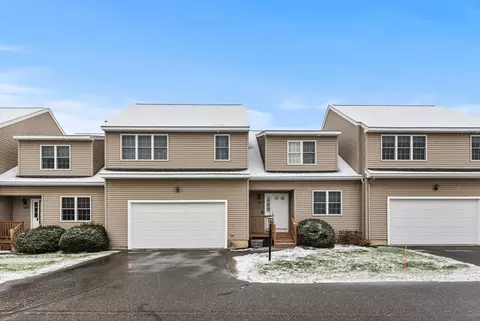 150 Ariel Cir #150, Sutton, MA 01590