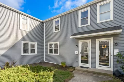 36 Irving St #B, Salem, MA 01970