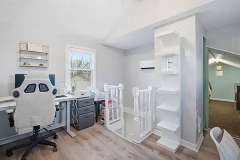Entry Way - 26 Cuff Ave, Springfield, MA 01104 photo 1 of 1