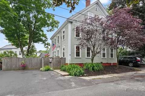 4 Winter St #4, Amesbury, MA 01913