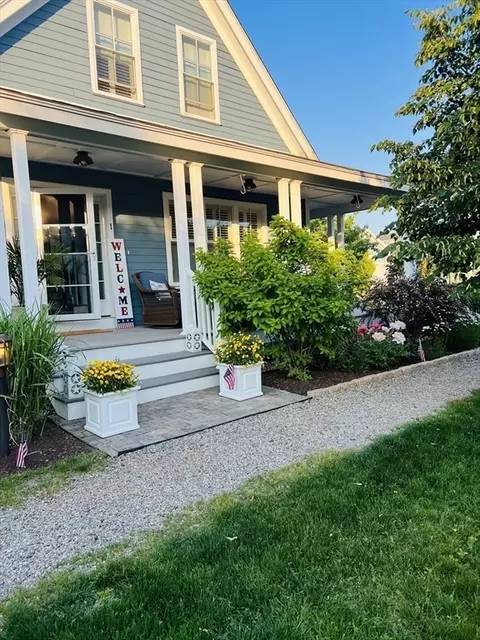 1 Sparrow Grn, Weymouth, MA 02190