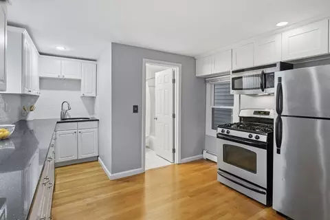 528 E 3rd St #2, Boston, MA 02127 photo 2