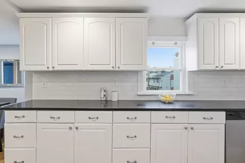 528 E 3rd St #2, Boston, MA 02127 photo 23