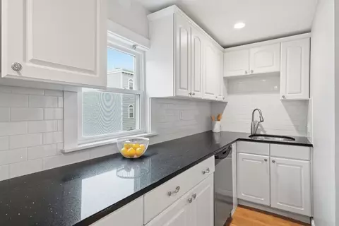 528 E 3rd St #2, Boston, MA 02127 photo 24
