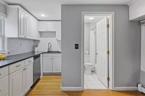 528 E 3rd St #2, Boston, MA 02127 photo 3