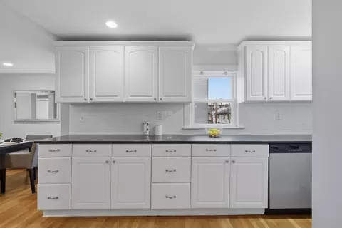 528 E 3rd St #2, Boston, MA 02127 photo 4