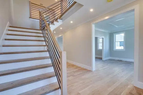 Entry Way - 41 Lee Rd, Needham, MA 02494 photo 2 of 2
