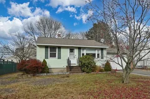 42 Beresford St, Lawrence, MA 01843