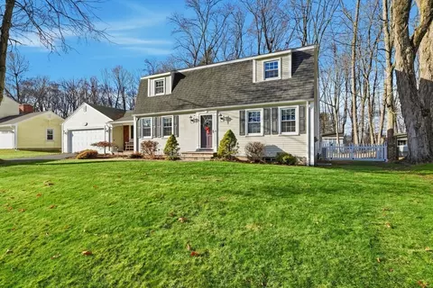 283 Forest Gln, West Springfield, MA 01089