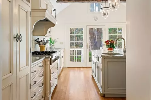 121 Cherry Brook Rd, Weston, MA 02493 photo 9