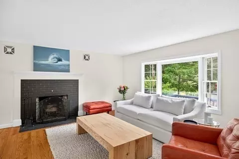 Living - 20 Mutiny Way, Mashpee, MA 02649 photo 1 of 5
