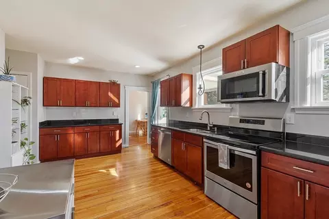 49 E Mountain St, Worcester, MA 01606 photo 9