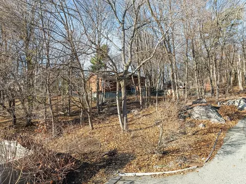 2 Ashford St, Saugus, MA 01906