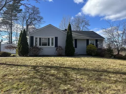 254 Hartwick St, Springfield, MA 01108