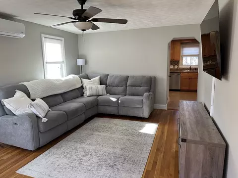 Living - 254 Hartwick St, Springfield, MA 01108 photo 1 of 2