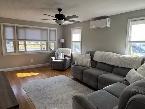 Living - 254 Hartwick St, Springfield, MA 01108 photo 2 of 2