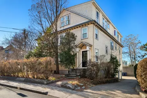 65-67 Saint James Cir, Newton, MA 02458