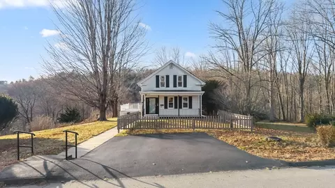 249 Pleasant St, Southbridge, MA 01550