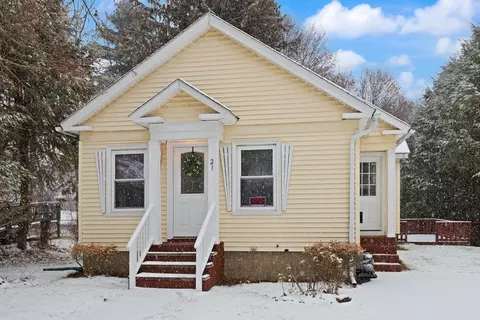 Exterior - 21 Healy Rd, Worcester, MA 01603 photo 3 of 8