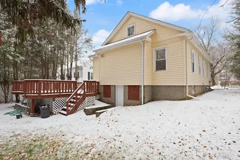 Exterior - 21 Healy Rd, Worcester, MA 01603 photo 7 of 8