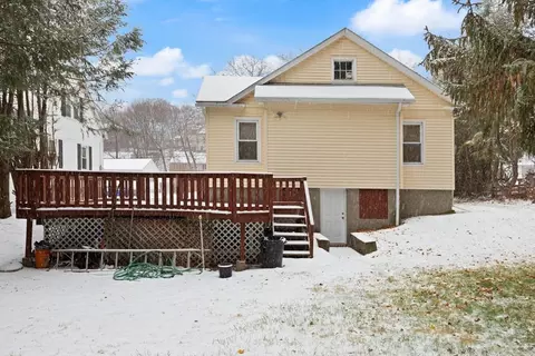 Exterior - 21 Healy Rd, Worcester, MA 01603 photo 6 of 8