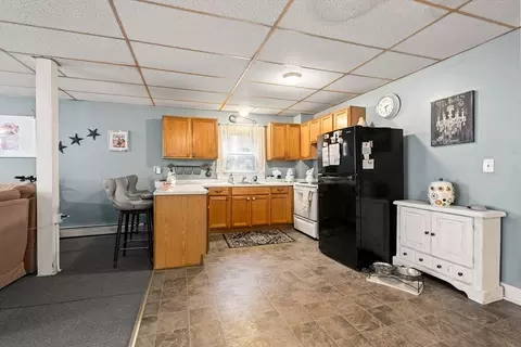 Kitchen - 196 Washington St, Gloucester, MA 01930 photo 3 of 8