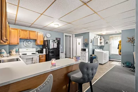 Kitchen - 196 Washington St, Gloucester, MA 01930 photo 2 of 8